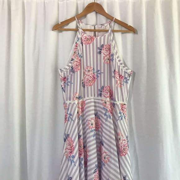 4 for $35 🍄 Candies Floral High Neck Handkerchief Hem Dress - Picture 2 of 12